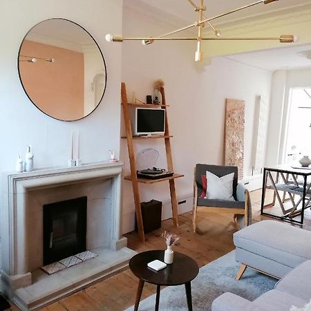 Unique City Centre House With Log Burner & Courtyard NWI Exterior foto